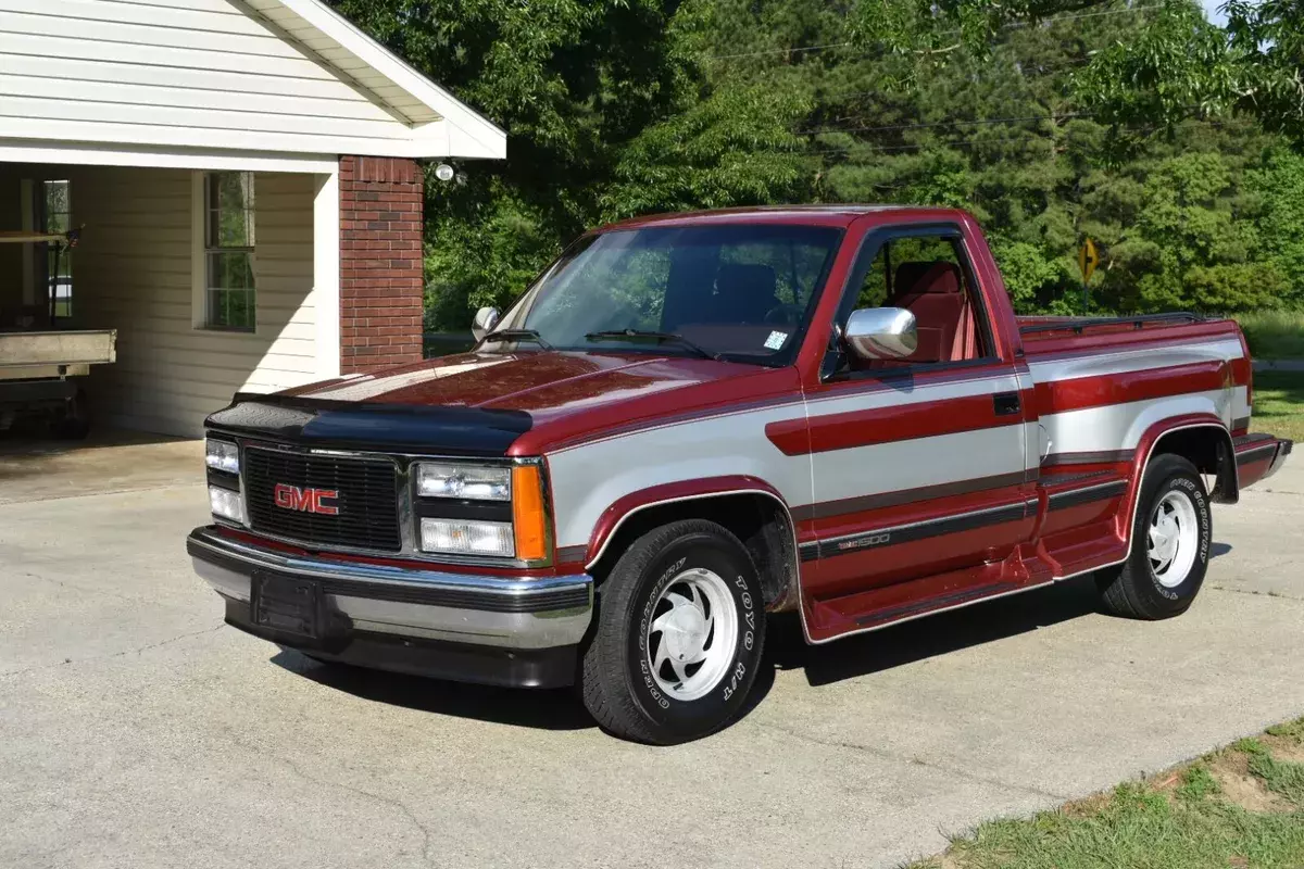 One owner, all original truck with 109,00 miles that has always been garage kept 1990 GMC Sierra 1500