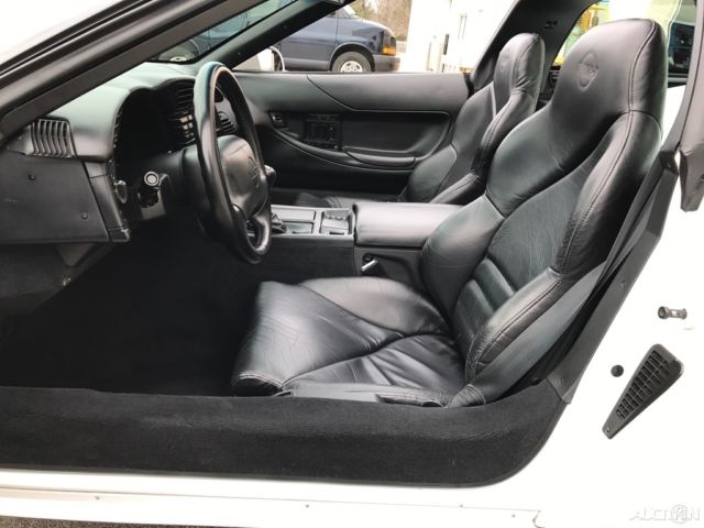 1994 Chevrolet Corvette Base Hatchback 2-Door - photo 12
