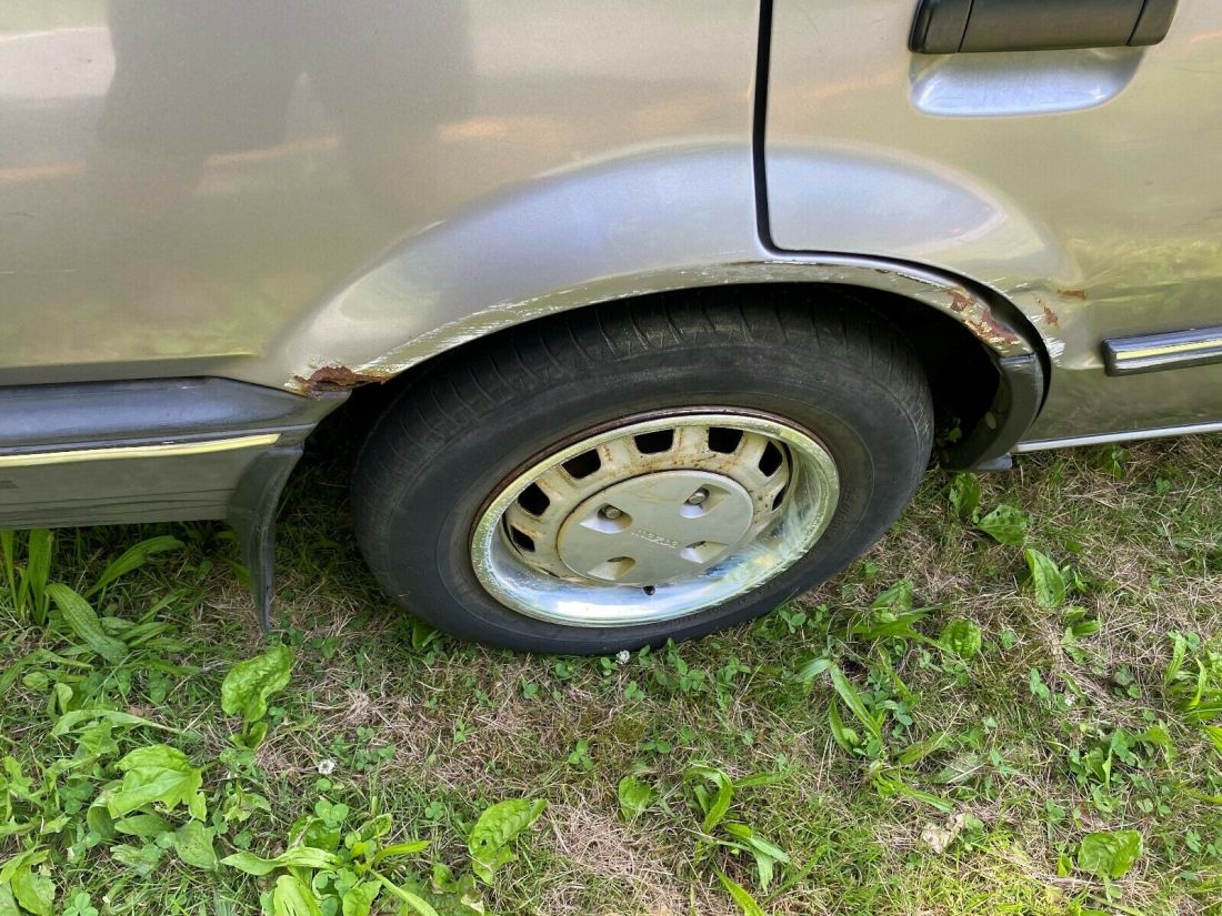 1989 Mazda 323 base - photo 10