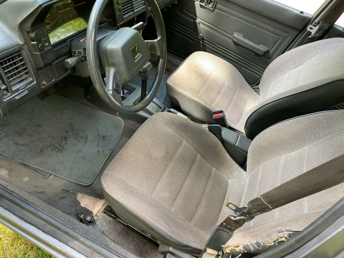 1989 Mazda 323 base - photo 11