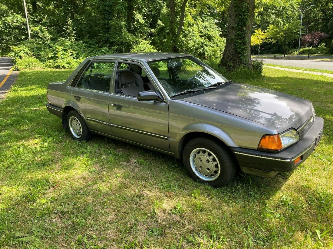 1989 Mazda 323 base - photo 3