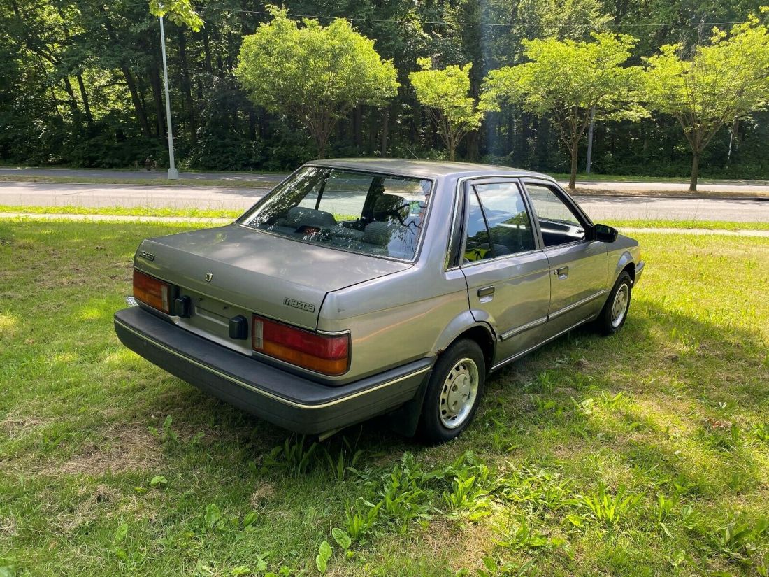 1989 Mazda 323 base - photo 5