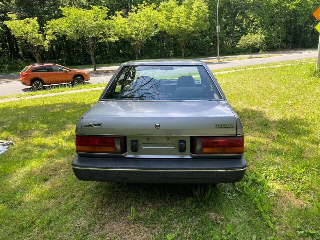 1989 Mazda 323 base - photo 6