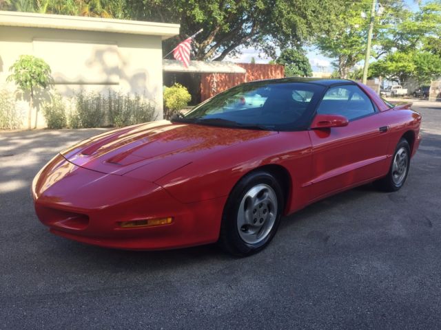 1994 Pontiac Firebird 2 Door - T-Top - Hatchback Coupe - photo 3