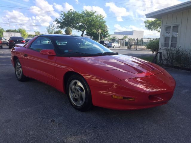 1994 Pontiac Firebird 2 Door - T-Top - Hatchback Coupe - photo 3