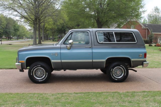 1987 Chevrolet Blazer K5 Blazer 4WD - photo 2