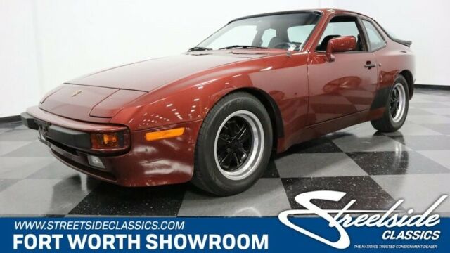 ONE OWNER TEXAS CAR, ONLY 30K MILES! CLEAN HISTORY, LIMITED SLIP, WELL DOC'D!!! 1985 Porsche 944 --