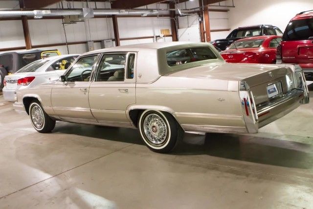 1991 Cadillac Brougham - photo 2