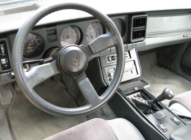 1985 Pontiac Firebird - photo 8