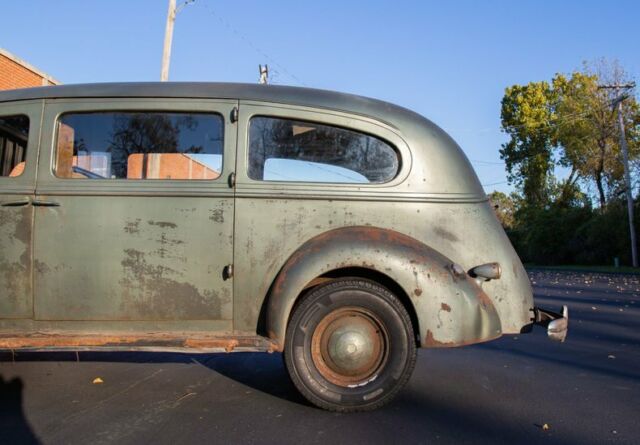1937 Packard One-Twenty Hearse - photo 9