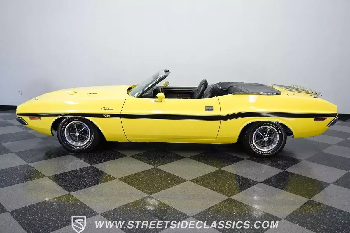 ONE YEAR ONLY CONVERTIBLE BIG BLOCK 440 V8 AUTO POWER FRONT DISC POWER STEERING 1970 Dodge Challenger R/T Tribute Convertible