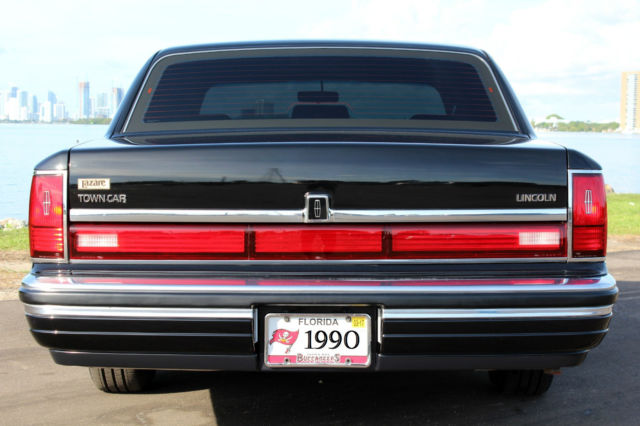 1990 Lincoln Town Car - photo 11