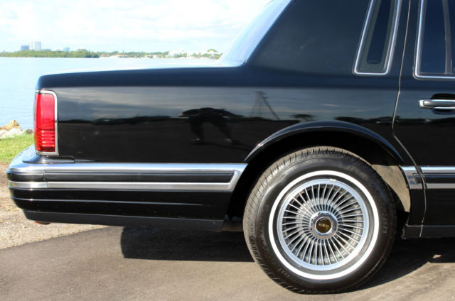 1990 Lincoln Town Car - photo 6