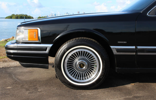1990 Lincoln Town Car - photo 7
