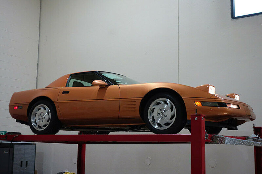 1994 Chevrolet Corvette Convertible BRAND NEW 111 Actual Documented Miles! - photo 2