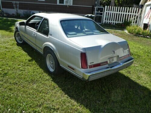 Only 132K miles, new rebuilt transmission, new exhaust system 1988 Lincoln Mark Series