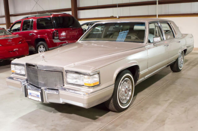 1991 Cadillac Brougham 4dr Sedan - photo 2