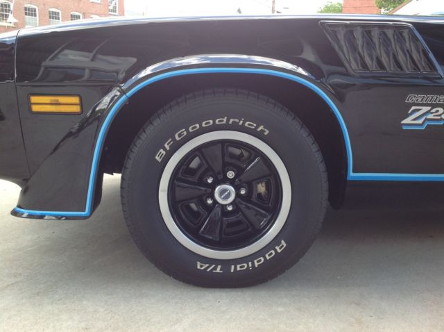 1979 Chevrolet Camaro 2 Dr Hardtop - photo 4