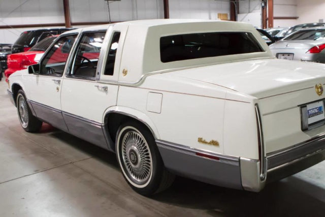 1990 Cadillac DeVille 4dr Sedan - photo 11