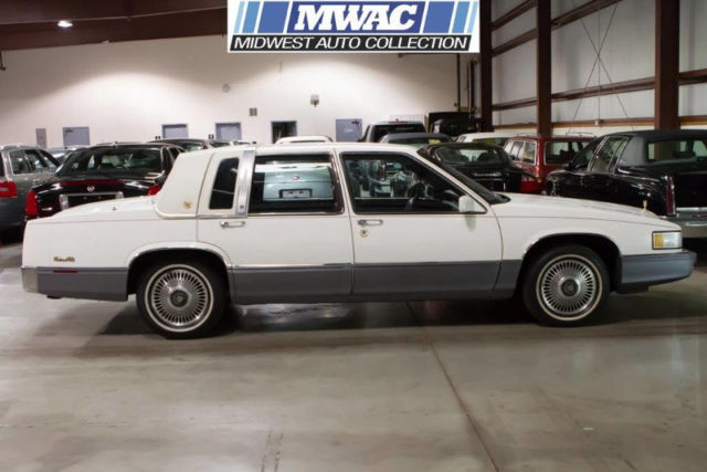 1990 Cadillac DeVille 4dr Sedan - photo 6