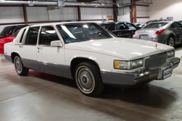 1990 Cadillac DeVille 4dr Sedan - photo 7