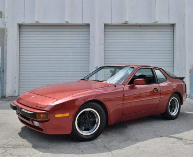 Only 43K Miles-5 Speed Manual-Window Sticker-Service Records-Recently Serviced 1983 Porsche 944