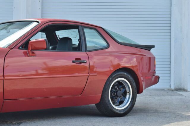 1983 Porsche 944 - photo 2