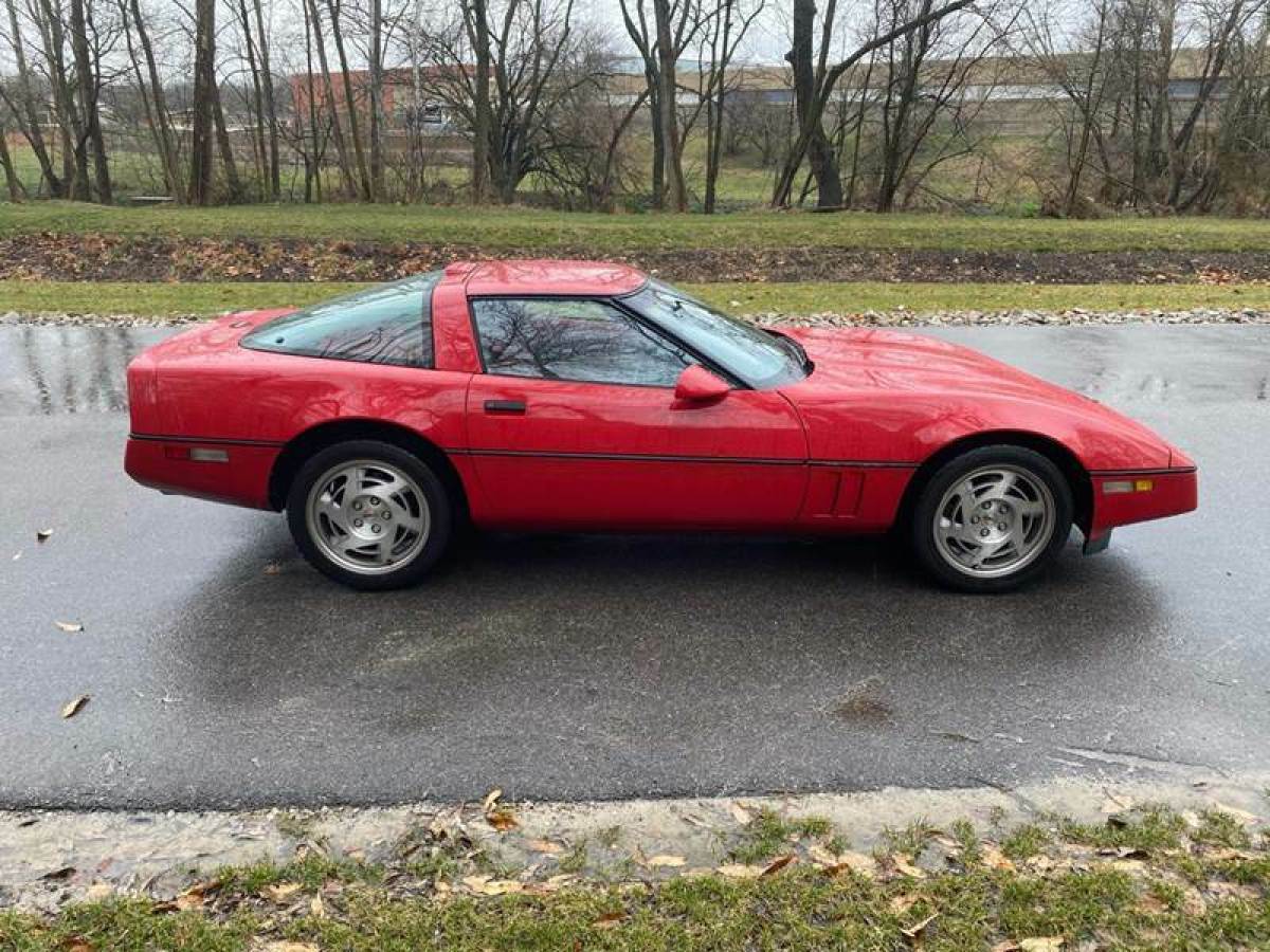 1990 Chevrolet Corvette Base 2dr Hatchback - photo 6