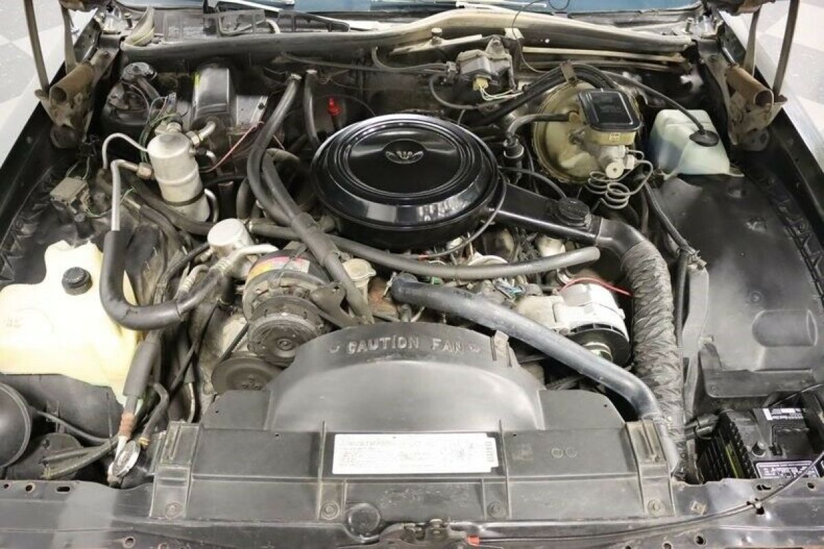1984 Oldsmobile Ninety-Eight Regency Brougham - photo 4