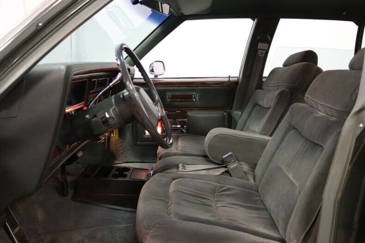 1984 Oldsmobile Ninety-Eight Regency Brougham - photo 5