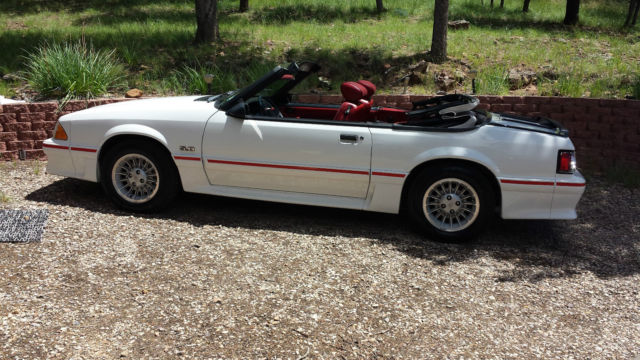 1988 Ford Mustang GT - photo 2