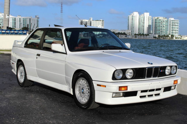 ONLY 58K ACTUAL MILES, RARE ALPINE WHITE OVER CARDINAL RED LEATHER, CLEAN CARFAX 1988 BMW M3 E30
