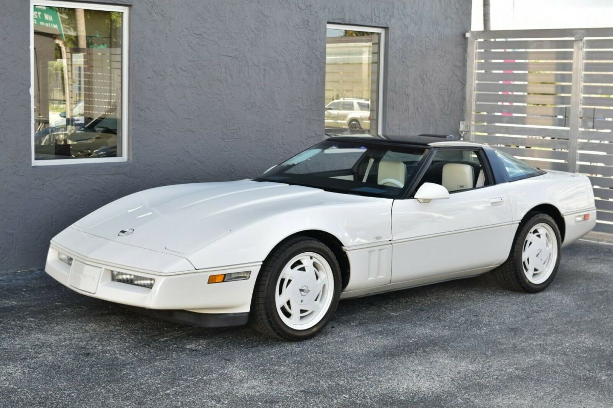 Only 6287 miles- Collector Quality- Rare 4+ 3 Manual Gearbox- Fully Documented 1988 Chevrolet Corvette 35th Anniversary Edition