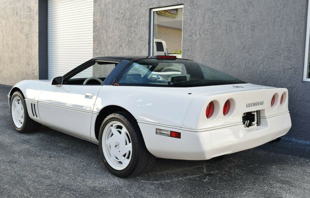 1988 Chevrolet Corvette 35th Anniversary Edition - photo 8