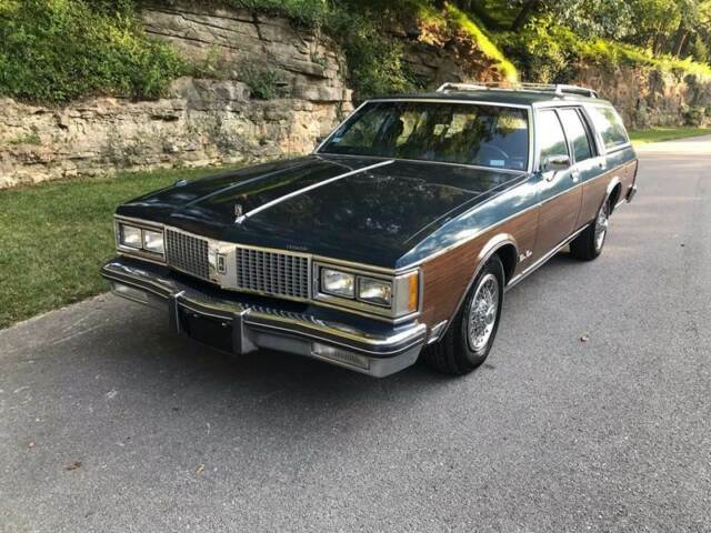 1989 Oldsmobile Custom Cruiser Base 4dr Wagon - photo 2