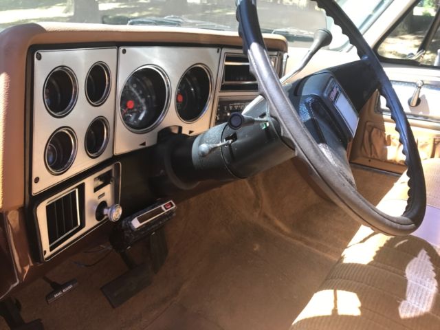 1979 Chevrolet Suburban - photo 11