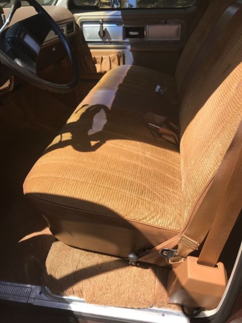 1979 Chevrolet Suburban - photo 9