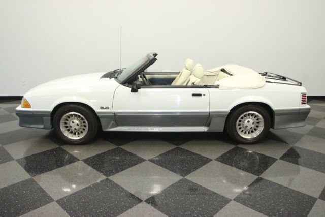 1989 Ford Mustang GT Convertible 2-Door - photo 2