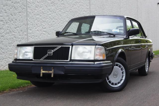 1993 Volvo 240 4dr sedan