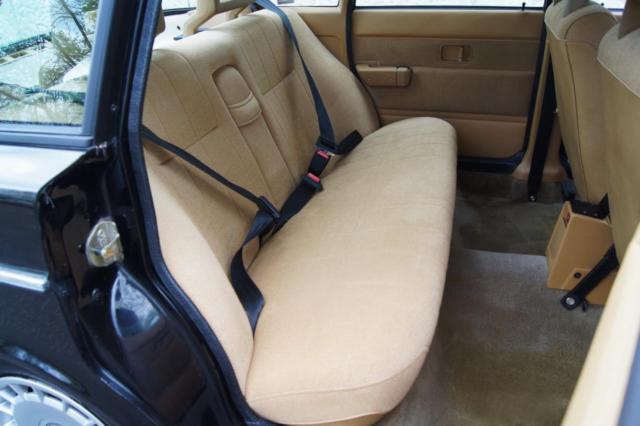 1993 Volvo 240 4dr sedan - photo 5