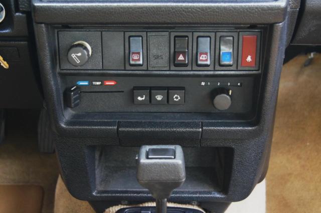 1993 Volvo 240 4dr sedan - photo 8