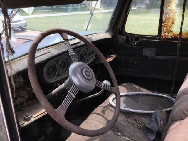 1937 Packard Super 8 1501 Formal Sedan With Divider Window and Jump Seat - photo 6
