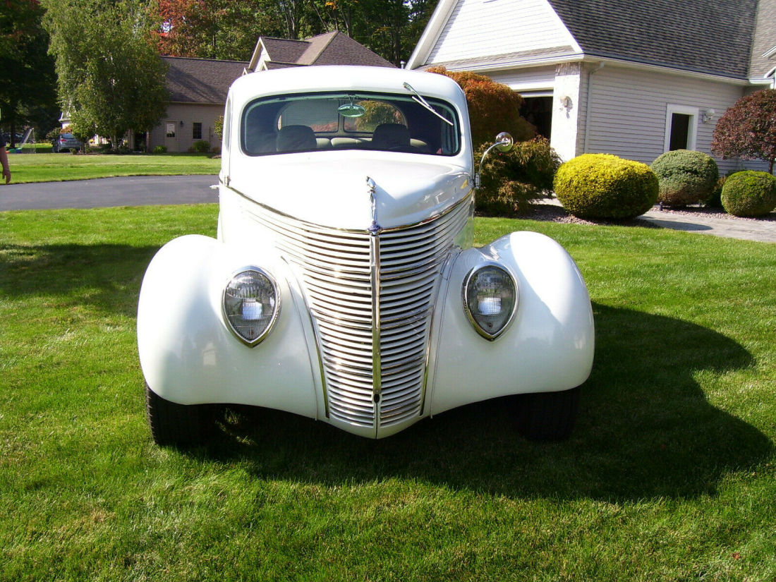 1938 Ford Business Coupe - photo 2