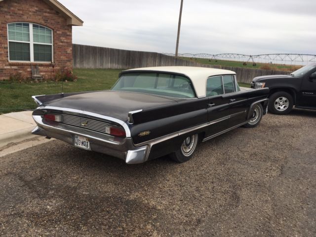 1958 Lincoln Premiere - photo 2