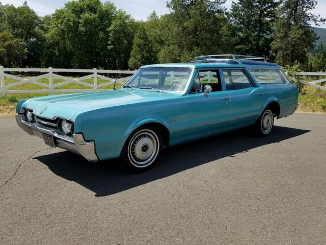 1967 Oldsmobile Vista Cruiser Wagon - photo 3