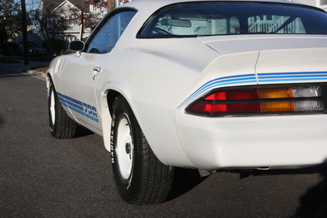 1981 Chevrolet Camaro - photo 8