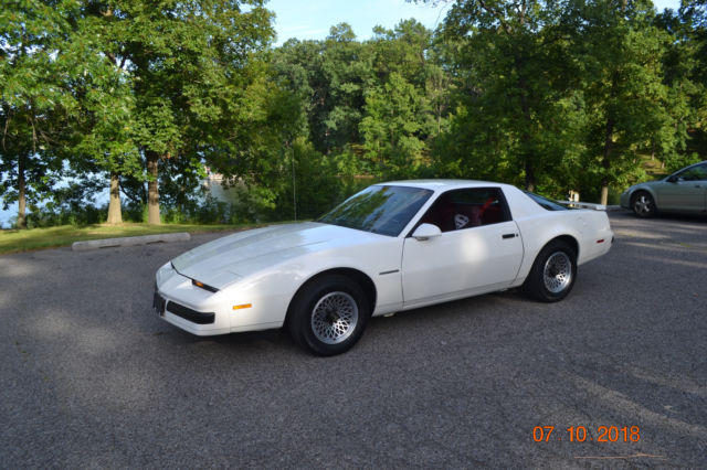 1987 Pontiac Firebird - photo 2