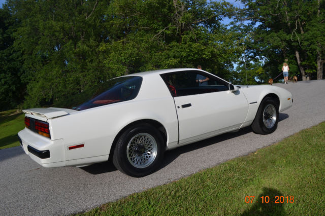 1987 Pontiac Firebird - photo 3