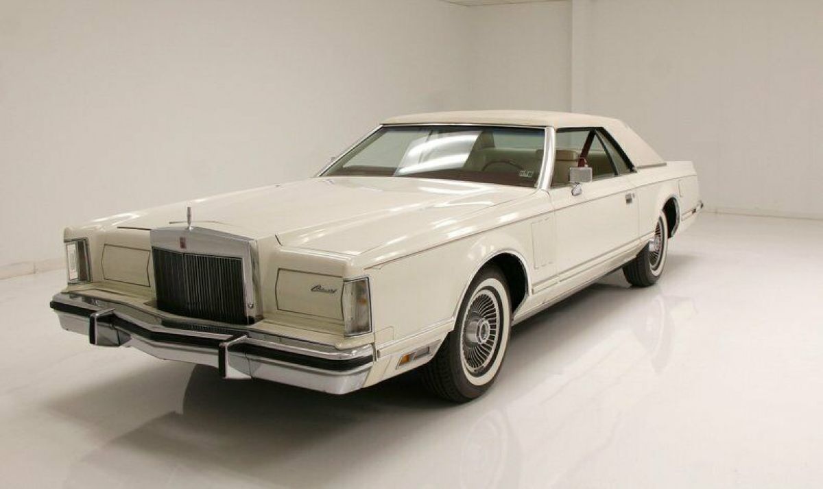 Original 400ci V8/Straight Steel Panels/Luxurious Interior/Beautiful Driver 1979 Lincoln Continental