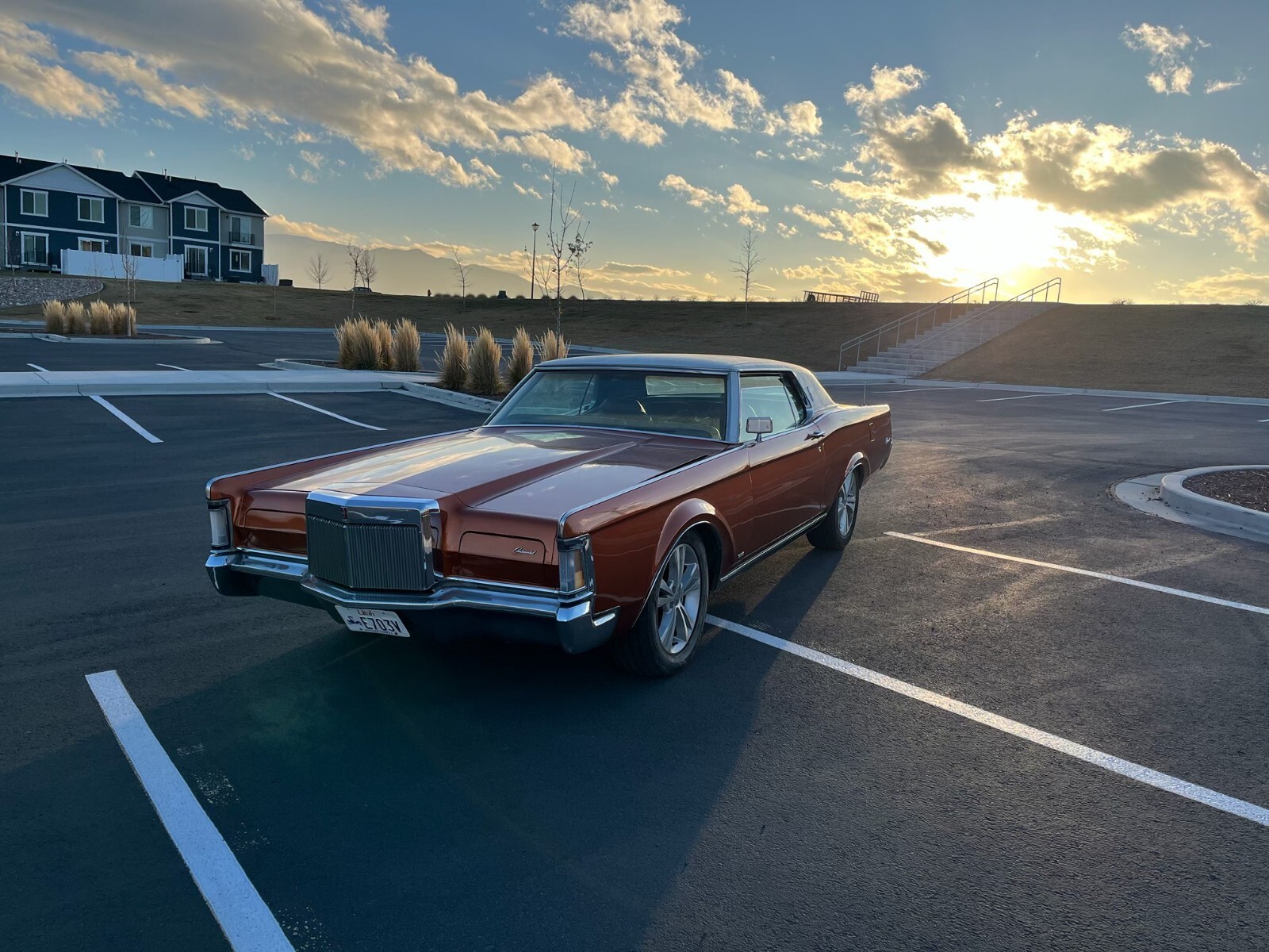 1970 Lincoln Continental Mark III 2 Door Hardtop - photo 2